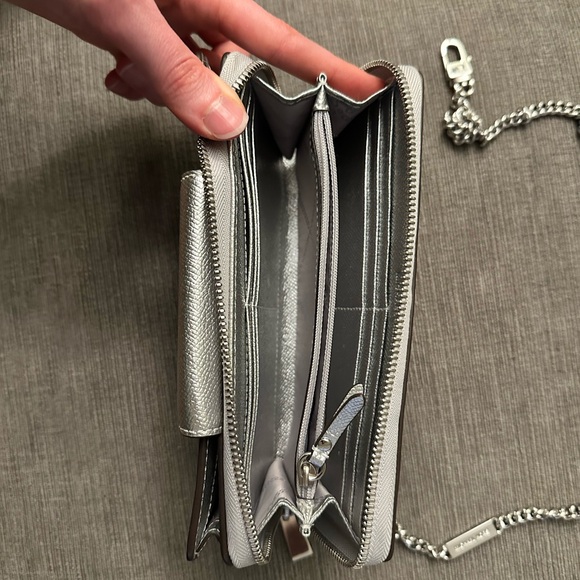 Michael Kors convertable clutch crossbody bag - Picture 4 of 5